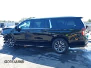 ✅ 2023 Chevrolet Suburban LT • VIN: 1GNSKCKD4PR442054 • Lot: 43124100. Wystawiony na IAAI z przebiegiem 23 096 mil. Bezpłatny archiwum sprzedaży aukcyjnych z USA i szczegółowy raport historii pojazdu na DreamBid. Zdjęcie 15.