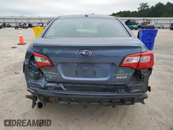 ✅ 2015 Subaru Legacy Limited • VIN: 4S3BNAN62F3043968 • Лот: 85725195. Опубликован ранее на Copart с пробегом 71 551 миль. Бесплатный доступ к архиву аукционных продаж из США и подробный отчёт об истории автомобиля на DreamBid. Изображение 6.