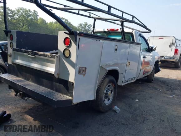 ✅ 2009 Chevrolet Silverado 2500HD • VIN: 1GBHK44K69F155571 • Lot: 42853263. Wystawiony na IAAI z przebiegiem 73 094 mil. Bezpłatny archiwum sprzedaży aukcyjnych z USA i szczegółowy raport historii pojazdu na DreamBid. Zdjęcie 4.