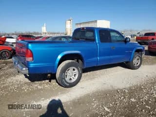 ✅ 2001 Dodge Dakota • VIN: 1B7GG22X01S283618 • Lot: 42608555. Wystawiony na Copart z przebiegiem 142 307 mil. Bezpłatny archiwum sprzedaży aukcyjnych z USA i szczegółowy raport historii pojazdu na DreamBid. Zdjęcie 3.