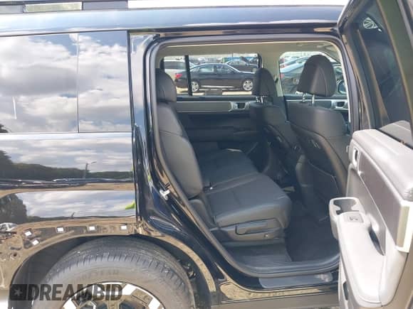 2025 Hyundai Santa Fe SEL z VIN 5NMP24GL3SH089212, wystawiony jako IAAI lot #42993529 z przebiegiem 3 444 mil mil oraz . Historia ofert i sprzedaży dostępna na DreamBid. Obrazek 8.