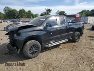 ✅ 2019 Chevrolet Silverado 1500 Custom Trail Boss • VIN: 1GCRYCEF2KZ346600 • Lot: 82197715. Wystawiony na Copart z przebiegiem 49 702 mil. Bezpłatny archiwum sprzedaży aukcyjnych z USA i szczegółowy raport historii pojazdu na DreamBid. Zdjęcie 1.