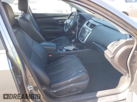 ✅ 2017 Nissan Altima SR • VIN: 1N4AL3AP3HC124126 • Lot: 43122717. Listed on IAAI with 99,824 mi. Free auction sales archive from the USA and detailed vehicle history report at DreamBid. Image 5.