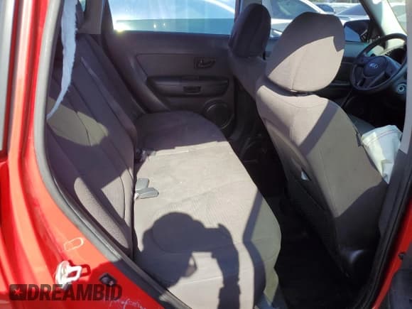 ✅ 2013 Kia Soul • VIN: KNDJT2A57D7579373 • Lot: 82697335. Wystawiony na Copart z przebiegiem 277 126 mil. Bezpłatny archiwum sprzedaży aukcyjnych z USA i szczegółowy raport historii pojazdu na DreamBid. Zdjęcie 11.