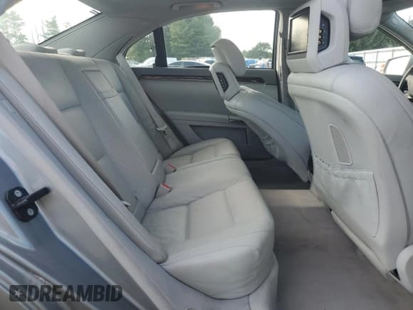 ✅ 2011 Mercedes-Benz S 400 • VIN: WDDNG9FB8BA361543 • Lot: 80281245. Listed on Copart with 110,645 mi. Free auction sales archive from the USA and detailed vehicle history report at DreamBid. Image 10.