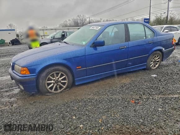 ✅ 1997 BMW 3 Series 318i • VIN: WBACC0327VEK25041 • Lot: 94437345. Listed on Copart with 15,895 mi. Free auction sales archive from the USA and detailed vehicle history report at DreamBid. Image 1.
