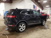 ✅ 2017 Lincoln MKC Premiere • VIN: 5LMCJ1D93HUL36232 • Lot: 52077725. Wystawiony na Copart z przebiegiem 60 372 mil. Bezpłatny archiwum sprzedaży aukcyjnych z USA i szczegółowy raport historii pojazdu na DreamBid. Zdjęcie 3.