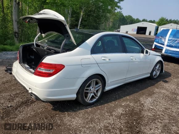 ✅ 2012 Mercedes-Benz C 300 Sport • VIN: WDDGF8BB8CA615605 • Lot: 58380455. Listed on Copart with 299,035 mi. Free auction sales archive from the USA and detailed vehicle history report at DreamBid. Image 3.