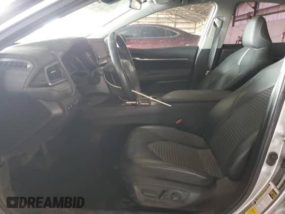 2022 Toyota Camry SE z VIN 4T1G11AK0NU621820, wystawiony jako Copart lot #86604205 z przebiegiem 101 107 mil mil oraz Szkoda całkowita • Salvage title. Historia ofert i sprzedaży dostępna na DreamBid. Obrazek 7.