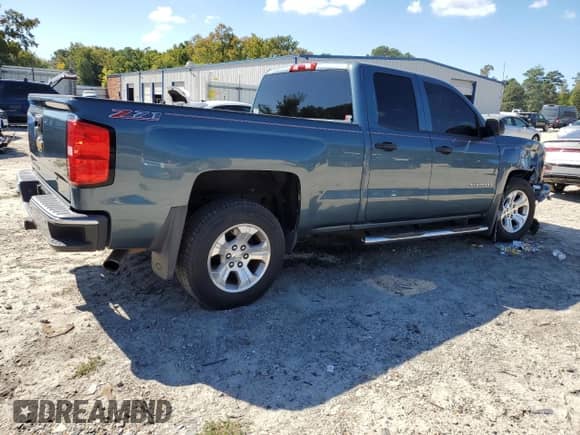 2014 Chevrolet Silverado 1500 LT z VIN 1GCRCREC3EZ261325, wystawiony jako Copart lot #82178435 z przebiegiem 132 685 mil mil oraz Szkoda całkowita • Salvage title. Historia ofert i sprzedaży dostępna na DreamBid. Obrazek 3.