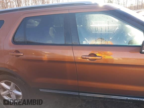 ✅ 2017 Ford Explorer XLT • VIN: 1FM5K8DH3HGA14987 • Lot: 41792458. Wystawiony na IAAI z przebiegiem 119 259 mil. Bezpłatny archiwum sprzedaży aukcyjnych z USA i szczegółowy raport historii pojazdu na DreamBid. Zdjęcie 13.