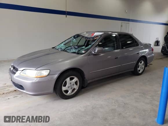 2000 Honda Accord EX с VIN 1HGCG6673YA139658, выставлен на аукционе Copart как лот 73036004 с пробегом 281 401 миль миль и Списание • Salvage title. История ставок и продаж доступна на DreamBid. Изображение 1.