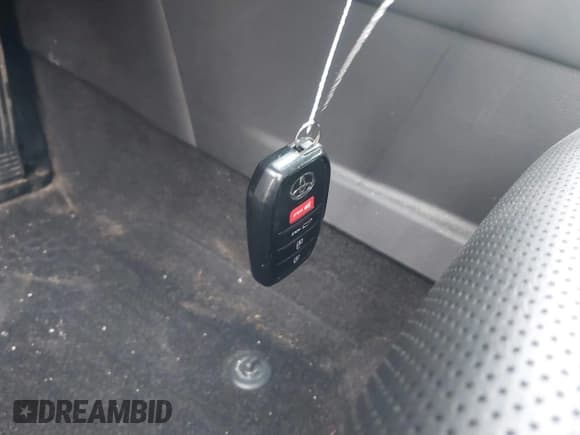 ✅ 2024 Toyota Crown XLE • VIN: JTDAAAAFXR3023016 • Lot: 41570053. Wystawiony na IAAI z przebiegiem 46 729 mil. Bezpłatny archiwum sprzedaży aukcyjnych z USA i szczegółowy raport historii pojazdu na DreamBid. Zdjęcie 11.