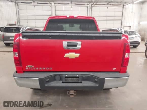 2011 Chevrolet Silverado 1500 LT z VIN 3GCPKSE39BG381465, wystawiony jako IAAI lot #43282395 z przebiegiem 149 655 mil mil oraz . Historia ofert i sprzedaży dostępna na DreamBid. Obrazek 17.