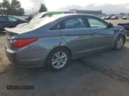 ✅ 2013 Hyundai Sonata GLS • VIN: 5NPEB4AC8DH728898 • Lot: 76494704. Listed on Copart with 142,874 mi. Free auction sales archive from the USA and detailed vehicle history report at DreamBid. Image 3.
