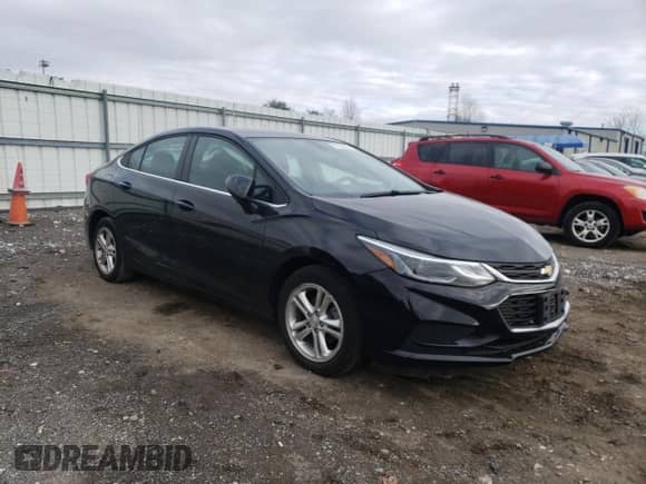 ✅ 2018 Chevrolet Cruze LT • VIN: 1G1BE5SM8J7214212 • Lot: 72796892. Wystawiony na Copart z przebiegiem 36 567 mil mil. Skorzystaj z bezpłatnego archiwum sprzedaży aukcyjnych z USA i zobacz szczegółowy raport historii pojazdu na DreamBid. Zdjęcie 4.