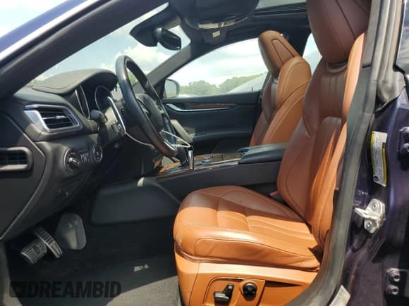 ✅ 2017 Maserati Ghibli S Q4 • VIN: ZAM57RTS1H1195417 • Lot: 67028545. Wystawiony na Copart z przebiegiem 79 184 mil. Bezpłatny archiwum sprzedaży aukcyjnych z USA i szczegółowy raport historii pojazdu na DreamBid. Zdjęcie 7.