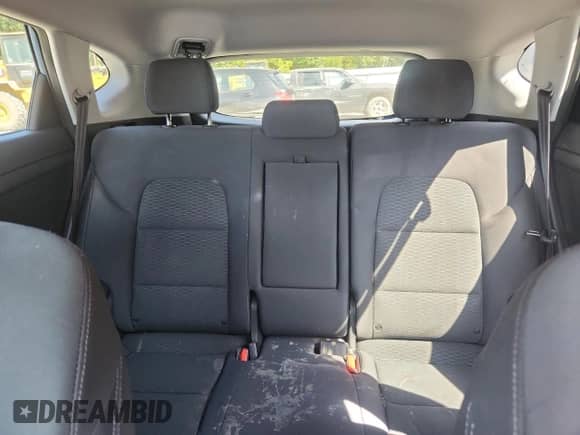 2019 Hyundai Tucson SE z VIN KM8J23A42KU000915, wystawiony jako Copart lot #81346415 z przebiegiem 74 902 mil mil oraz Szkoda całkowita • Salvage title. Historia ofert i sprzedaży dostępna na DreamBid. Obrazek 10.