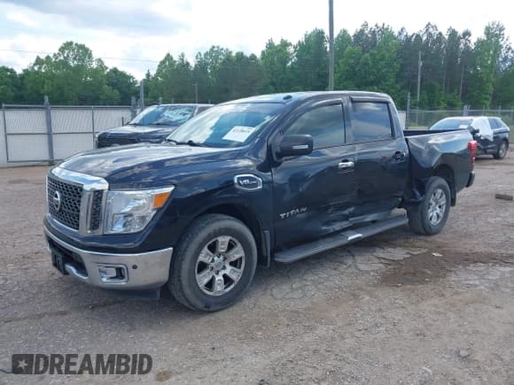 ✅ 2017 Nissan Titan SV • VIN: 1N6AA1E68HN514064 • Лот: 42128619. Опубликован ранее на IAAI с пробегом 140 529 миль. Бесплатный доступ к архиву аукционных продаж из США и подробный отчёт об истории автомобиля на DreamBid. Изображение 2.