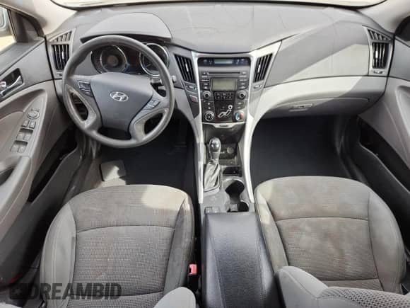 2013 Hyundai Sonata GLS with VIN 5NPEB4AC7DH668919, listed as a Copart auction lot 82749305 with 152,629 mi miles and Clean title. Bid and sale history available at DreamBid. Image 8.