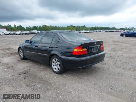 ✅ 2004 BMW 3 Series 325i • VIN: WBAEV33474KR28791 • Lot: 43064226. Listed on IAAI with 131,914 mi. Free auction sales archive from the USA and detailed vehicle history report at DreamBid. Image 3.