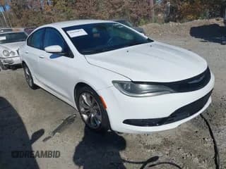 ✅ 2015 Chrysler 200 S • VIN: 1C3CCCBB7FN725504 • Lot: 43670833. Listed on IAAI with 233,391 mi. Free auction sales archive from the USA and detailed vehicle history report at DreamBid. Image 1.