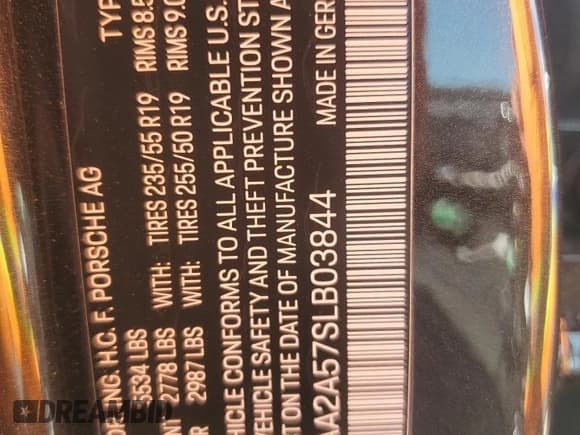 ✅ 2025 Porsche Macan • VIN: WP1AA2A57SLB03844 • Lot: 61893675. Listed on Copart with 4,240 mi. Free auction sales archive from the USA and detailed vehicle history report at DreamBid. Image 14.