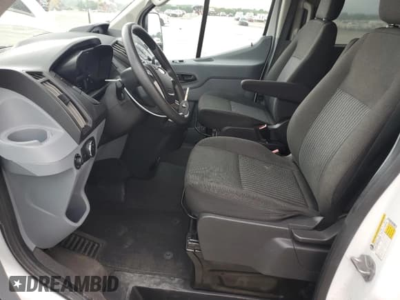 ✅ 2018 Ford Transit Passenger XL • VIN: 1FBZX2YG0JKA24664 • Лот: 65538905. Опубликован ранее на Copart с пробегом 50 271 миль. Бесплатный доступ к архиву аукционных продаж из США и подробный отчёт об истории автомобиля на DreamBid. Изображение 7.