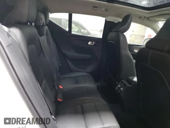 ✅ 2024 Volvo XC40 Plus Bright Theme • VIN: YV4L12UE7R2262639 • Лот: 93343875. Опубликован ранее на Copart с пробегом 9 325 миль. Бесплатный доступ к архиву аукционных продаж из США и подробный отчёт об истории автомобиля на DreamBid. Изображение 11.