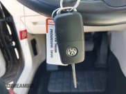 ✅ 2014 Volkswagen Tiguan S • VIN: WVGAV3AX2EW625339 • Lot: 43397832. Wystawiony na IAAI z przebiegiem 104 378 mil. Bezpłatny archiwum sprzedaży aukcyjnych z USA i szczegółowy raport historii pojazdu na DreamBid. Zdjęcie 11.