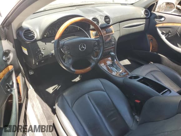 ✅ 2008 Mercedes-Benz CLK 350 • VIN: WDBTK56FX8T092386 • Lot: 57283715. Listed on Copart with 126,696 mi. Free auction sales archive from the USA and detailed vehicle history report at DreamBid. Image 8.