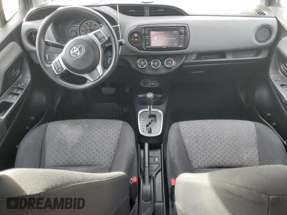 ✅ 2017 Toyota Yaris L • VIN: VNKKTUD38HA077420 • Lot: 92651475. Wystawiony na Copart z przebiegiem 125 390 mil. Bezpłatny archiwum sprzedaży aukcyjnych z USA i szczegółowy raport historii pojazdu na DreamBid. Zdjęcie 8.