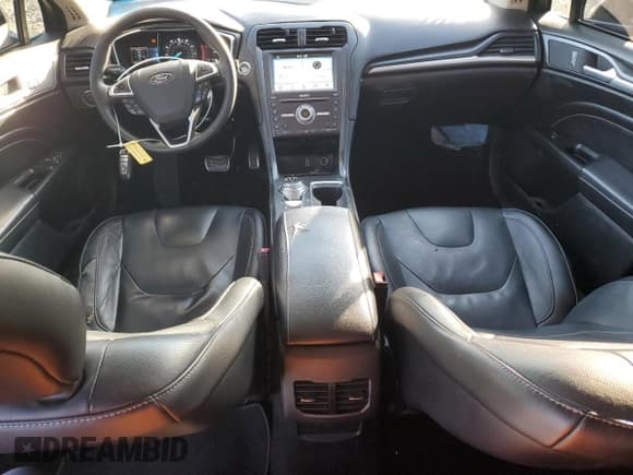 ✅ 2017 Ford Fusion Titanium • VIN: 3FA6P0K96HR150021 • Lot: 92492045. Listed on Copart with 126,373 mi. Free auction sales archive from the USA and detailed vehicle history report at DreamBid. Image 8.