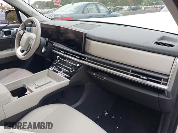 ✅ 2025 Hyundai Santa Fe SE • VIN: 5NMP1DGL7SH096599 • Lot: 43430177. Listed on IAAI with 6,582 mi. Free auction sales archive from the USA and detailed vehicle history report at DreamBid. Image 5.