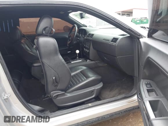 ✅ 2009 Dodge Challenger R/T • VIN: 2B3LJ54TX9H526495 • Lot: 41408708. Wystawiony na IAAI z przebiegiem 147 835 mil. Bezpłatny archiwum sprzedaży aukcyjnych z USA i szczegółowy raport historii pojazdu na DreamBid. Zdjęcie 5.