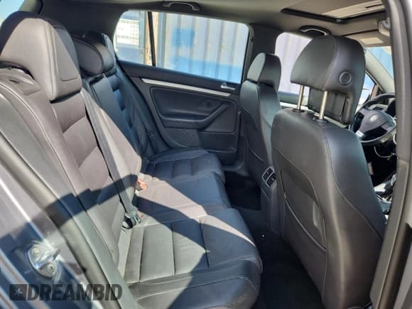 ✅ 2009 Volkswagen Golf GTI • VIN: WVWGV71K79W130750 • Lot: 70213085. Wystawiony na Copart z przebiegiem 219 216 mil. Bezpłatny archiwum sprzedaży aukcyjnych z USA i szczegółowy raport historii pojazdu na DreamBid. Zdjęcie 10.