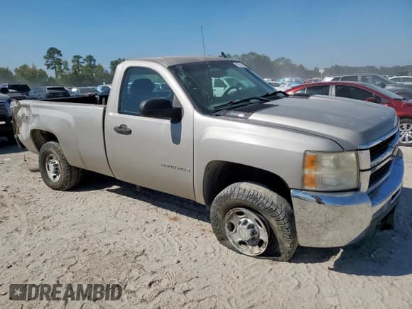 ✅ 2007 Chevrolet Silverado 2500HD 1LT • VIN: 1GCHK24K07E506784 • Lot: 85856295. Wystawiony na Copart z przebiegiem 153 035 mil. Bezpłatny archiwum sprzedaży aukcyjnych z USA i szczegółowy raport historii pojazdu na DreamBid. Zdjęcie 4.