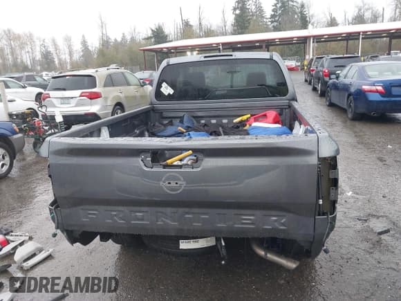 ✅ 2024 Nissan Frontier SV • VIN: 1N6ED1CL7RN642721 • Lot: 43689601. Wystawiony na IAAI z przebiegiem 9 839 mil. Bezpłatny archiwum sprzedaży aukcyjnych z USA i szczegółowy raport historii pojazdu na DreamBid. Zdjęcie 16.