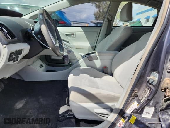 ✅ 2015 Toyota Prius Two • VIN: JTDKN3DU6F1931131 • Lot: 71125765. Listed on Copart with 150,643 mi. Free auction sales archive from the USA and detailed vehicle history report at DreamBid. Image 7.