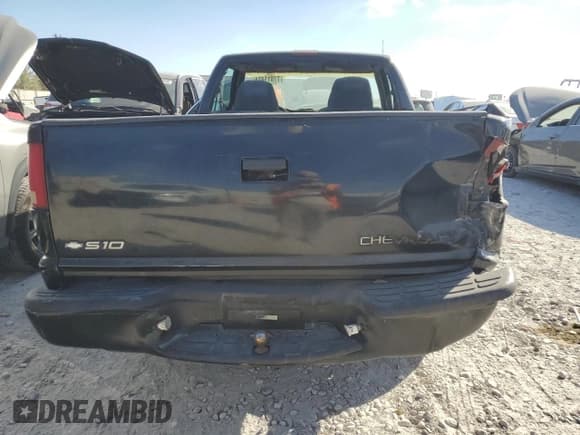 ✅ 1999 Chevrolet S-10 LS • VIN: 1GCCS144XXK108120 • Лот: 77811424. Опубликован ранее на Copart с пробегом 180 507 миль. Бесплатный доступ к архиву аукционных продаж из США и подробный отчёт об истории автомобиля на DreamBid. Изображение 6.