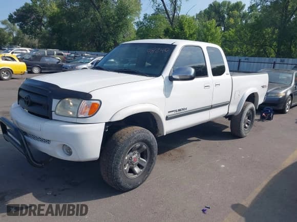 ✅ 2004 Toyota Tundra SR5 • VIN: 5TBBT44184S448508 • Lot: 42598240. Listed on IAAI with 327,597 mi. Free auction sales archive from the USA and detailed vehicle history report at DreamBid. Image 17.