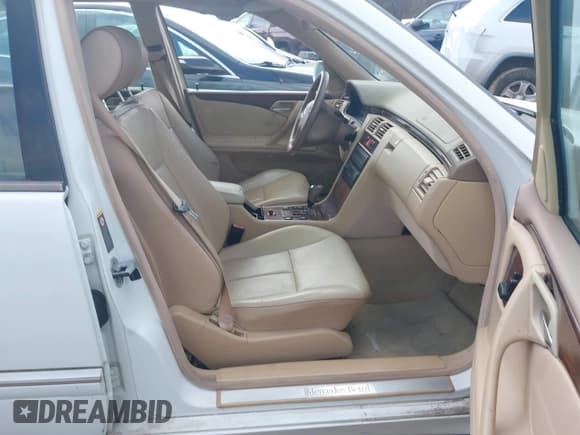✅ 2001 Mercedes-Benz E 320/430 4 Matic • VIN: WDBJH82J61X057506 • Lot: 41506666. Listed on IAAI with 304,332 mi. Free auction sales archive from the USA and detailed vehicle history report at DreamBid. Image 5.