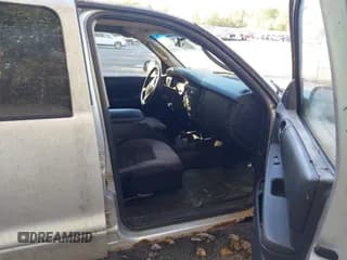 ✅ 2002 Dodge Durango Sport • VIN: 1B4HS38N02F144983 • Lot: 43417295. Wystawiony na IAAI z przebiegiem 187 793 mil. Bezpłatny archiwum sprzedaży aukcyjnych z USA i szczegółowy raport historii pojazdu na DreamBid. Zdjęcie 5.