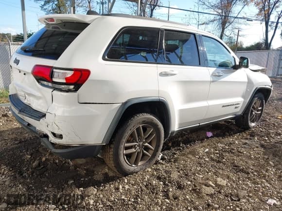 ✅ 2017 Jeep Grand Cherokee Altitude • VIN: 1C4RJFAG3HC674544 • Лот: 43601654. Опубликован ранее на IAAI с пробегом 179 444 миль. Бесплатный доступ к архиву аукционных продаж из США и подробный отчёт об истории автомобиля на DreamBid. Изображение 4.