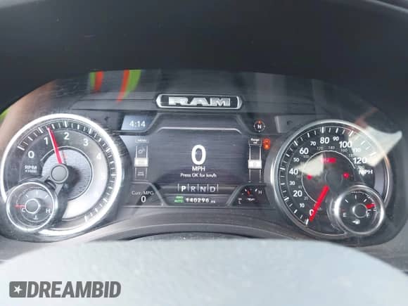 2020 Ram 1500 Big Horn z VIN 1C6SRFFTXLN108482, wystawiony jako IAAI lot #42850582 z przebiegiem 140 296 mil mil oraz . Historia ofert i sprzedaży dostępna na DreamBid. Obrazek 7.