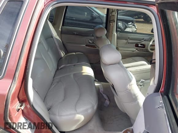 ✅ 1995 Lincoln Town Car Signature • VIN: 1LNLM82W1SY643247 • Lot: 43625347. Listed on IAAI with 169,827 mi. Free auction sales archive from the USA and detailed vehicle history report at DreamBid. Image 8.