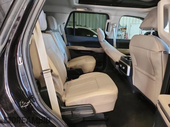 ✅ 2023 Ford Expedition Limited • VIN: 1FMJU2A82PEA24687 • Lot: 91823195. Listed on Copart with 28,836 mi. Free auction sales archive from the USA and detailed vehicle history report at DreamBid. Image 11.