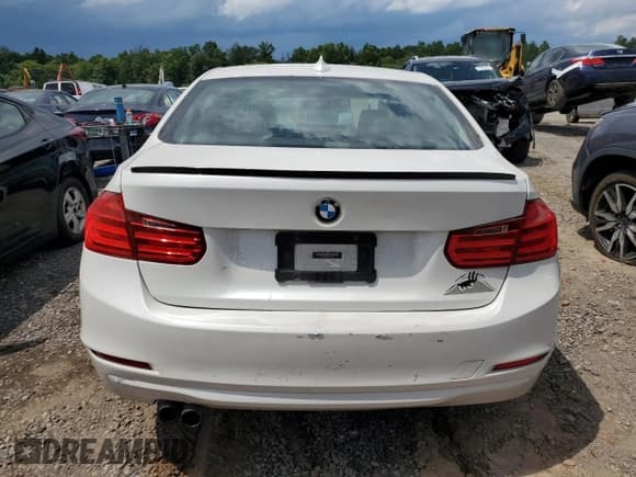 ✅ 2013 BMW 3 Series 328i xDrive • VIN: WBA3B3C59DF539667 • Lot: 60927645. Wystawiony na Copart z przebiegiem 140 698 mil. Bezpłatny archiwum sprzedaży aukcyjnych z USA i szczegółowy raport historii pojazdu na DreamBid. Zdjęcie 6.