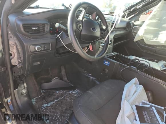 ✅ 2020 Ford Police Interceptor Utility • VIN: 1FM5K8AB7LGC92719 • Lot: 91198725. Wystawiony na Copart z przebiegiem 42 012 mil. Bezpłatny archiwum sprzedaży aukcyjnych z USA i szczegółowy raport historii pojazdu na DreamBid. Zdjęcie 8.