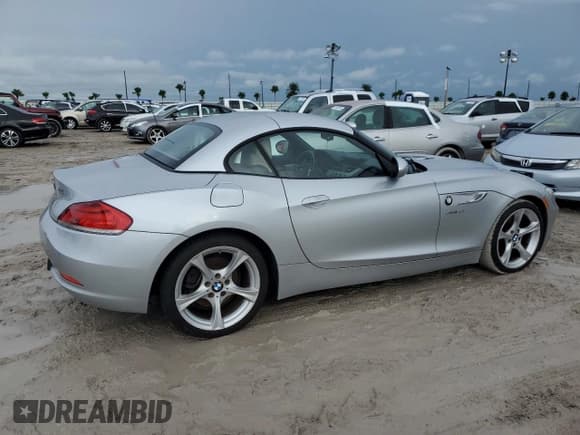 ✅ 2014 BMW Z4 sDrive28i • VIN: WBALL5C54EE717341 • Lot: 75084304. Wystawiony na Copart z przebiegiem 132 569 mil. Bezpłatny archiwum sprzedaży aukcyjnych z USA i szczegółowy raport historii pojazdu na DreamBid. Zdjęcie 3.